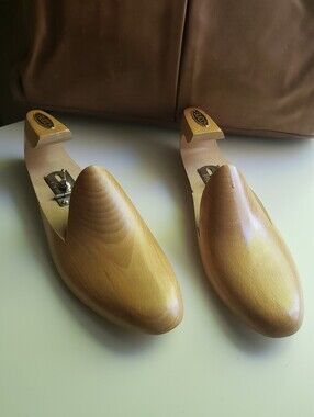 1960 Vintage GUCCI New York Wooden Shoe Trees for Men - Natural Wood Finish